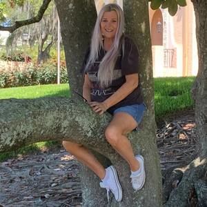 Meet your Posher, Becky